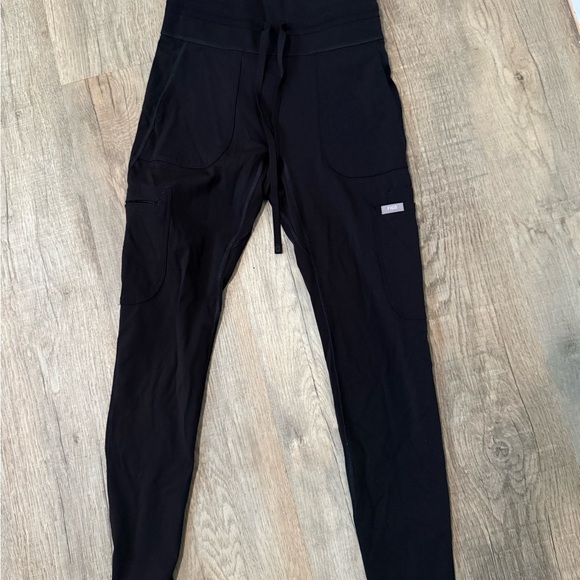 Women’s Figs Scrub Leggings - Picture 1 of 4